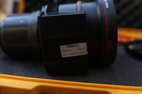 Barco R9842060 DLP TLD HB Zoom (1.6-2.0) Lens w/ Hard Case - 第 5/13 張圖片