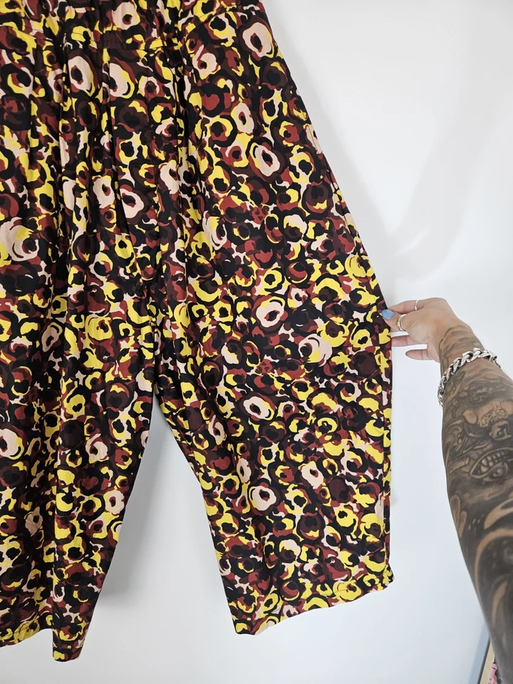Marni - Abstract Red & Yellow Leopard Print Cropped Balloon Pants - Size 12 - Image 3 of 4