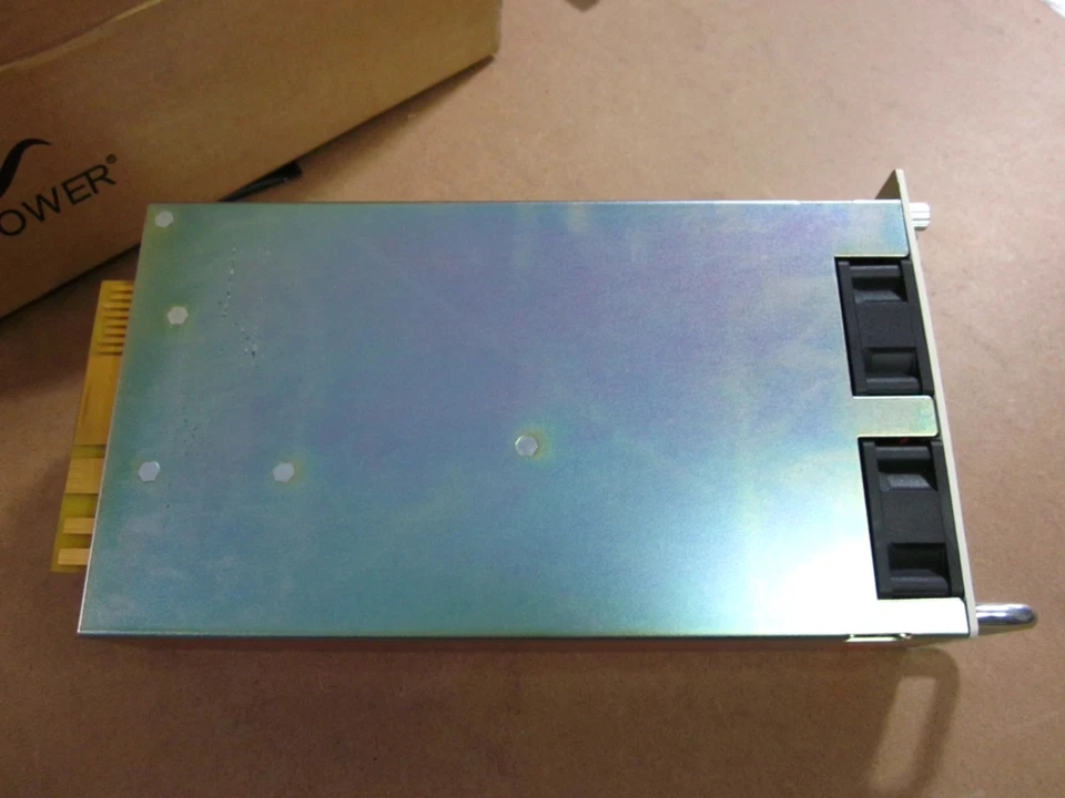 Fuente de alimentación de montaje en rack LINEAGE POWER 52v CC109168472 rectificador Foto 4 de 4