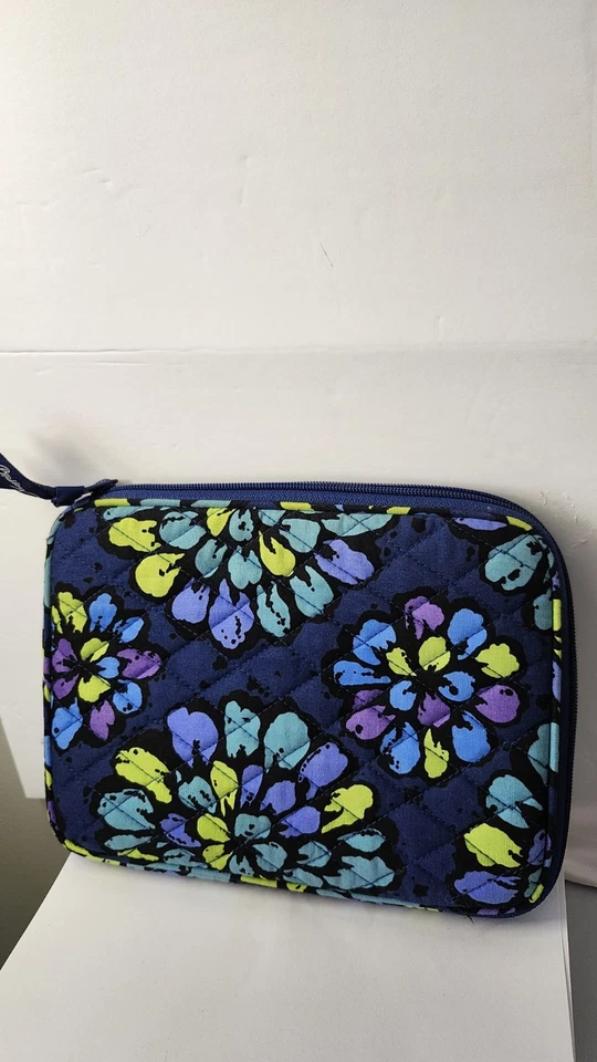 Vera Bradley Protector for Tablet/I Pad/e Reader " Indigo Pop" Zipper 9" L/9.5"W - Image 2 of 4