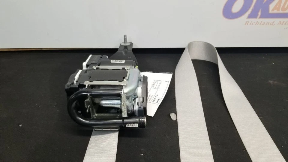 14 MERCEDES BENZ E63 AMG W212 212 TYPE SEAT BELT RETRACTOR FRONT RIGHT PASSENGER Foto 2 de 4