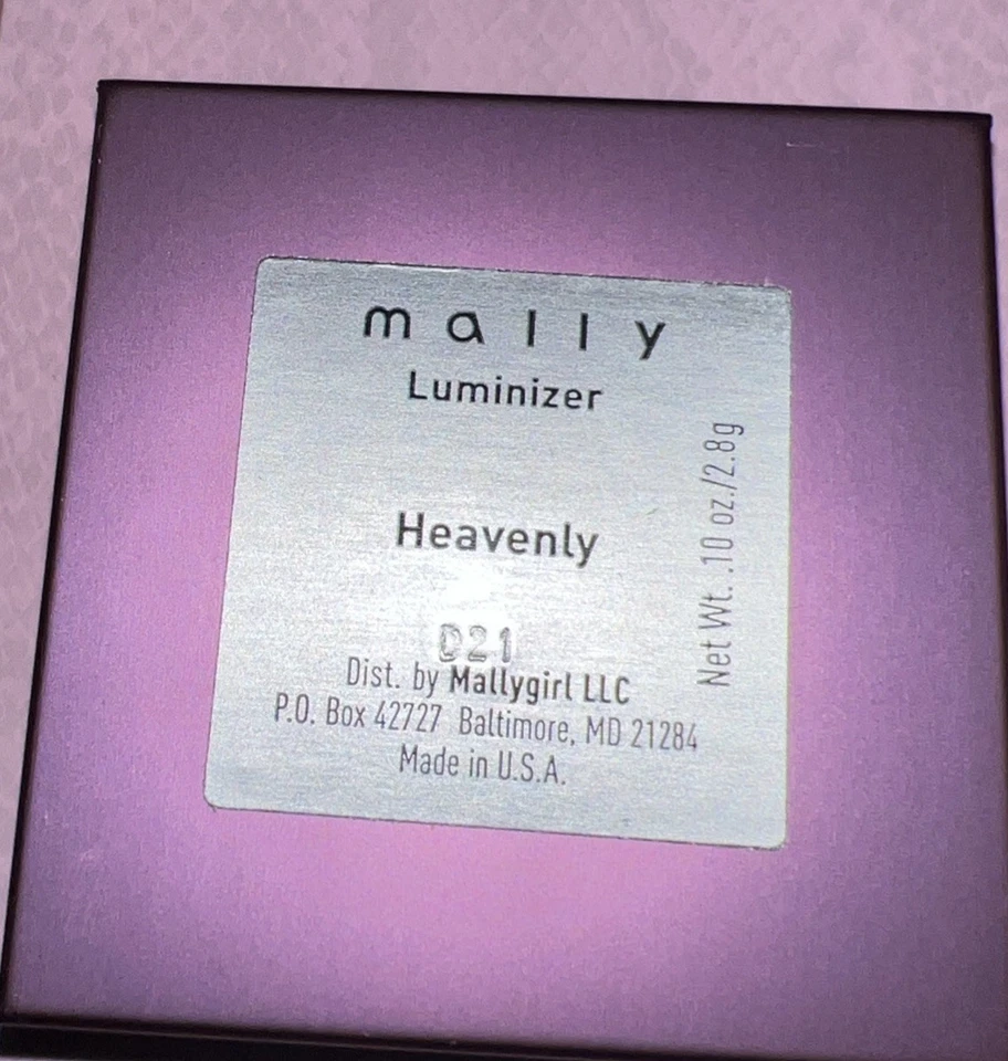 Mally- Luminizer - Heavenly - 0.10 Oz Foto 2 de 3