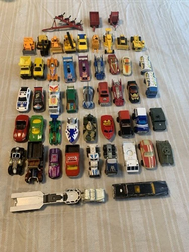 Vintage Diecast Car & Truck Lot ~ Matchbox ~ Hot wheels ~ Farm ~ Construction