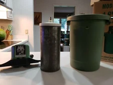 Vintage Richmond Cedar Works 4-Quart Ice Cream Freezer Maker Model 71 with Box