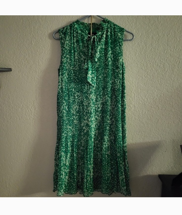 DKNY Green Floral Dress - Sz 6, NEW w/Tags! DKNY Green Floral Dress - Sz 6, NEW w/Tags!