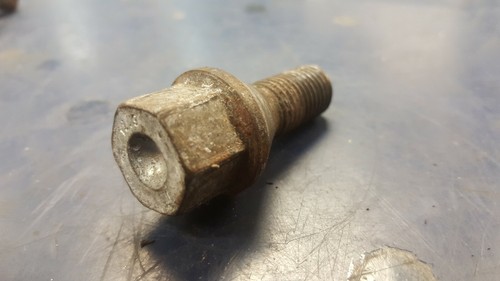 2007 VAUXHALL VECTRA 1.9 CDTI DIESEL ALUIERUNG FELGE RADMUTTERBOLZEN (PREIS FÜR JEDEN)