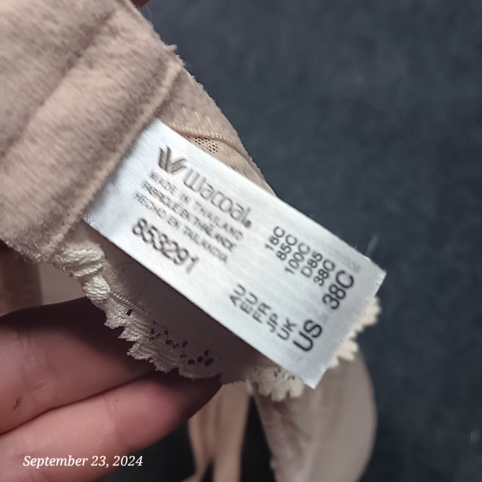 Wacoal Bra Women 38C Beige Embrace Lace Plunge Underwire 853291 eBay