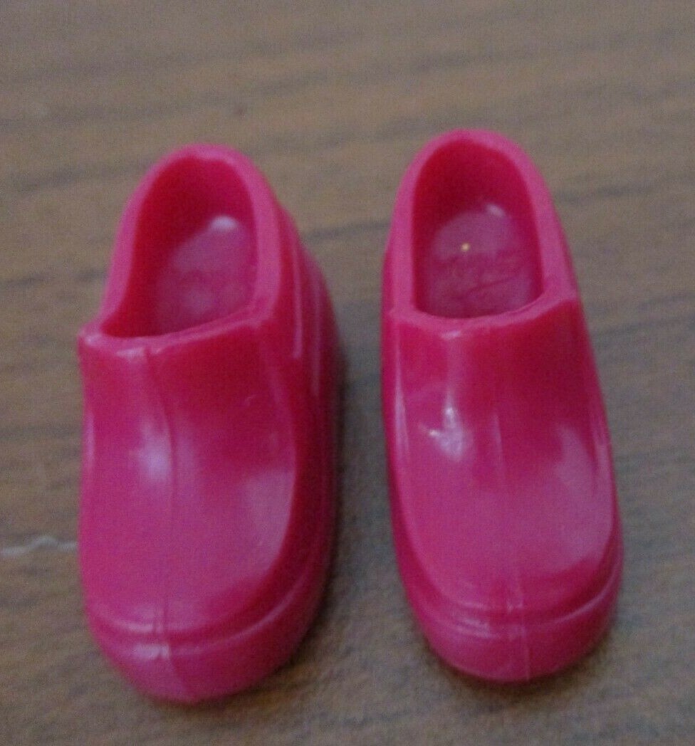 BARBIE~2 Paia di SCARPE ROSSE O ROSA SCURO~Sandali Slide e Casual~Lotto 12