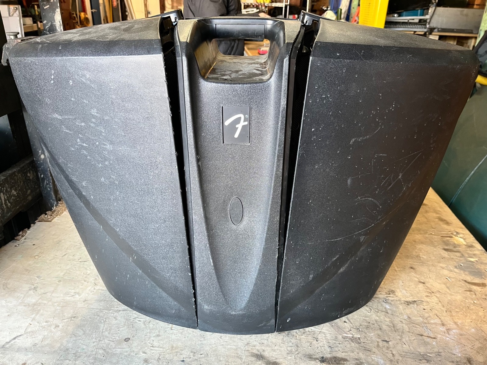 Fender Passport 300 PRO 6 Channel Phantom Power Stereo Portable PA System