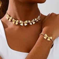 Golden Women's Fashion Bow Pendant Necklace Bracelet Set Alloy Jewelry Gift