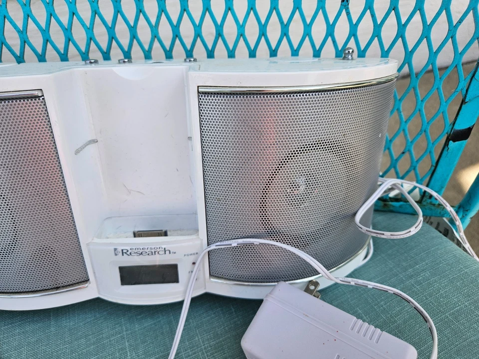 Портативная док-станция Emerson Research iTone стереосистема iPod iP100 - Изображение 4 из 4