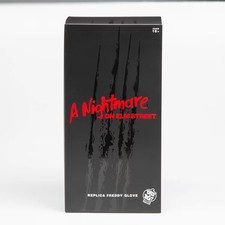 A Nightmare on Elm Street Deluxe Freddy Krueger Adults Costume Glove