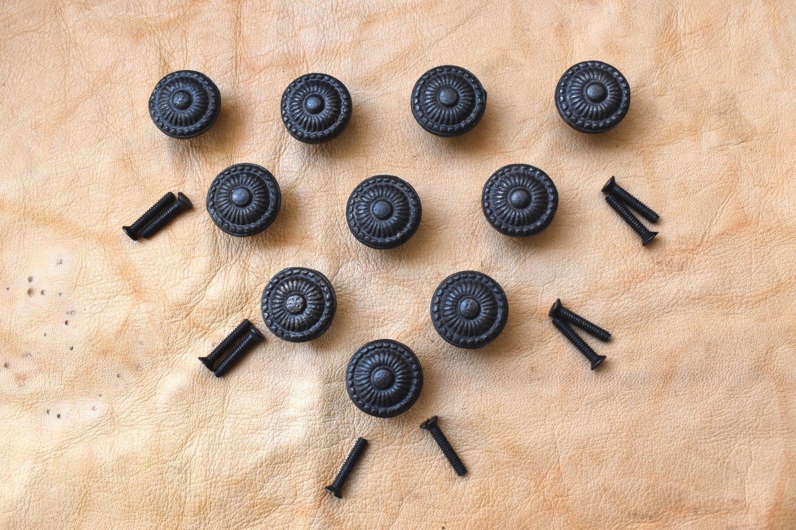 Vintage Cast iron knob Handles Floral Cabinet Dresser Drawer Pulls knobs 10 pc