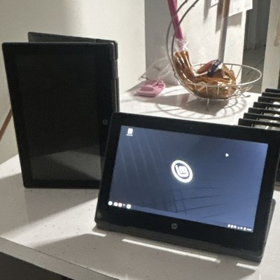 HP ProBook x360 11 G5 EE Intel Linux Mint Black Built-in Webcam