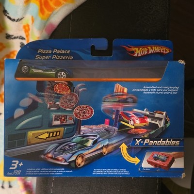 2005 Hot Wheels X-Pandables Pizza Palace Super Pizzeria Play Set W/ Car