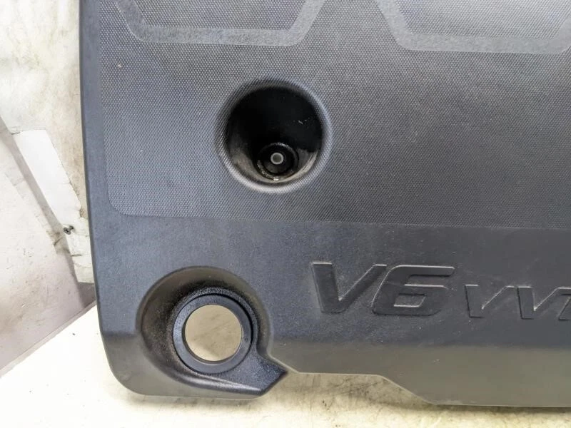 2018-2024 Buick Enclave Engine Motor Cover 12700565 OEM - Image 2 of 4