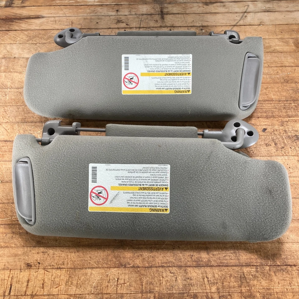 Пара солнцезащитных козырьков для левой и правой стороны Chevrolet Tahoe 2000-2002 годов выпуска от оригинального производителя - Изображение 3 из 4