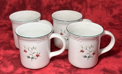 Pfaltzgraff Winterberry Christmas Mugs Holly Berries Set Of 4. New In Box
