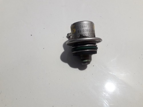 Volkswagen Polo 1996 FUEL RAIL HIGH PRESSURE SENSOR 037133035C, Ge #817370-05