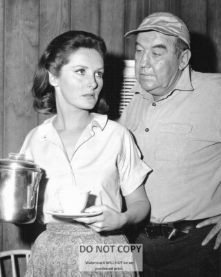 BRODERICK CRAWFORD & LISABETH HUSH "KRAFT SUSPENSE THEATRE" - 8X10