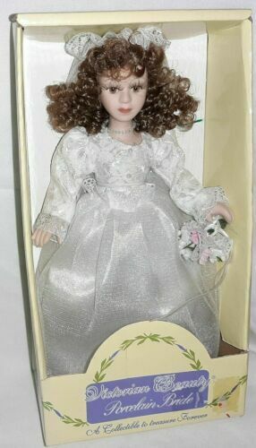 Vintage BOXED Amish Girl Doll LANCASTER COUNTY WAY 5” | eBay