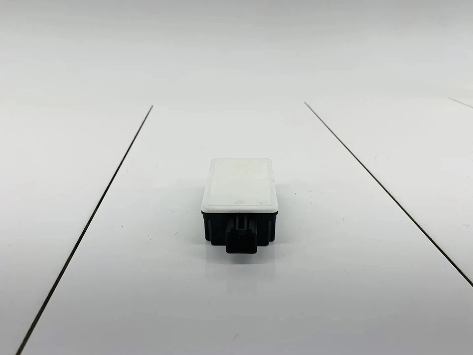 15-17 VOLVO XC60 SISTEMA DE MONITOREO DE PRESIÓN DE NEUMÁTICOS TPMS MÓDULO RECEPTOR OEM Foto 3 de 4