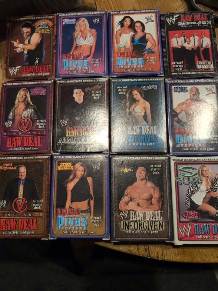 Baraja de inicio de 61 cartas coleccionable "Raw Deal Velocity: The People's Champ" Foto 2 de 2