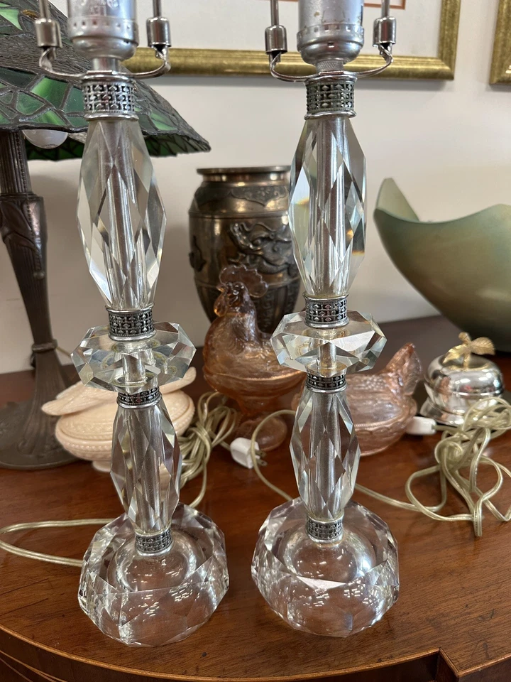 Hermoso par de lámparas tocador de dormitorio de cristal y plata de mediados de siglo Foto 2 de 4