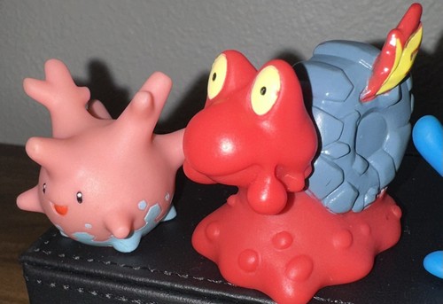 Vtg Pokemon Finger Puppets. 2000-2003. Magcargo, Azamarill, Corsola, Kecleon - Picture 5 of 13