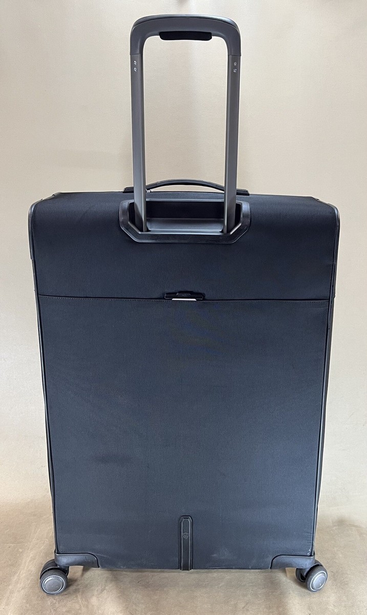 Samsonite Silhouette 17 Large Check-In Expandable Softside Spinner