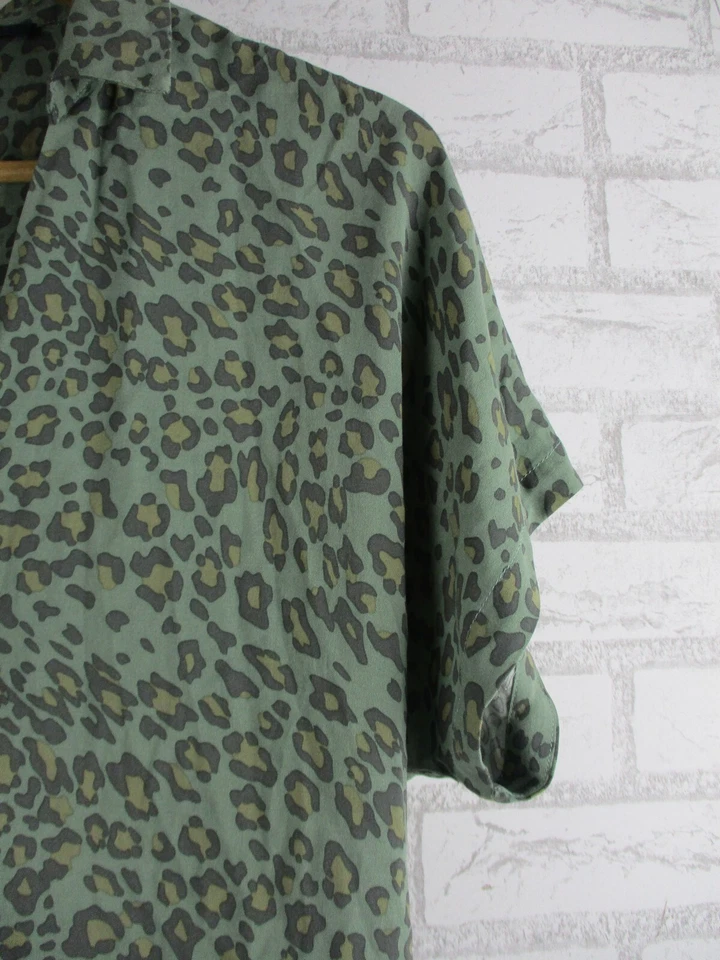 Blusa de mujer French Connection con estampado de leopardo verde 8 con cuello Foto 4 de 4