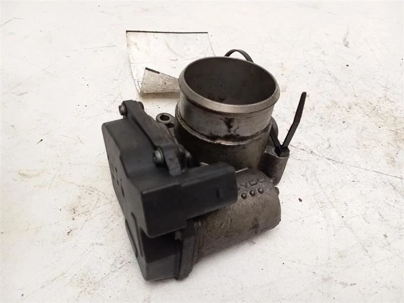 Volkswagen Golf 2006-2019 carrocería del acelerador Foto 3 de 4