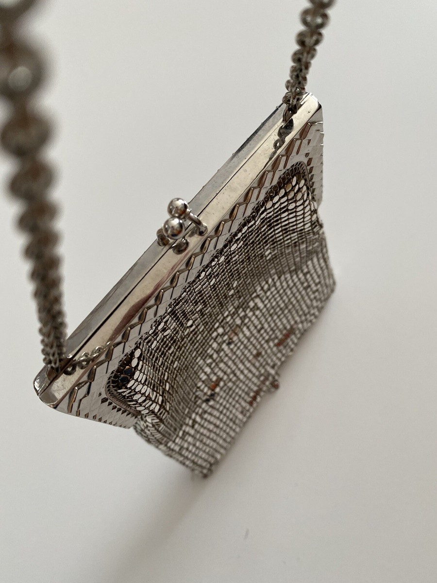 Vintage WHITING & DAVIS Small Silver Mesh Bag Short Chain Kiss