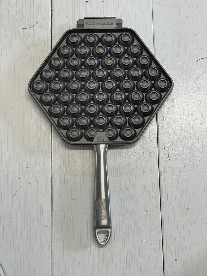 Nordic Ware Egg Waffle Iron Bubble 2 Piece Pan Made In USA Hanging