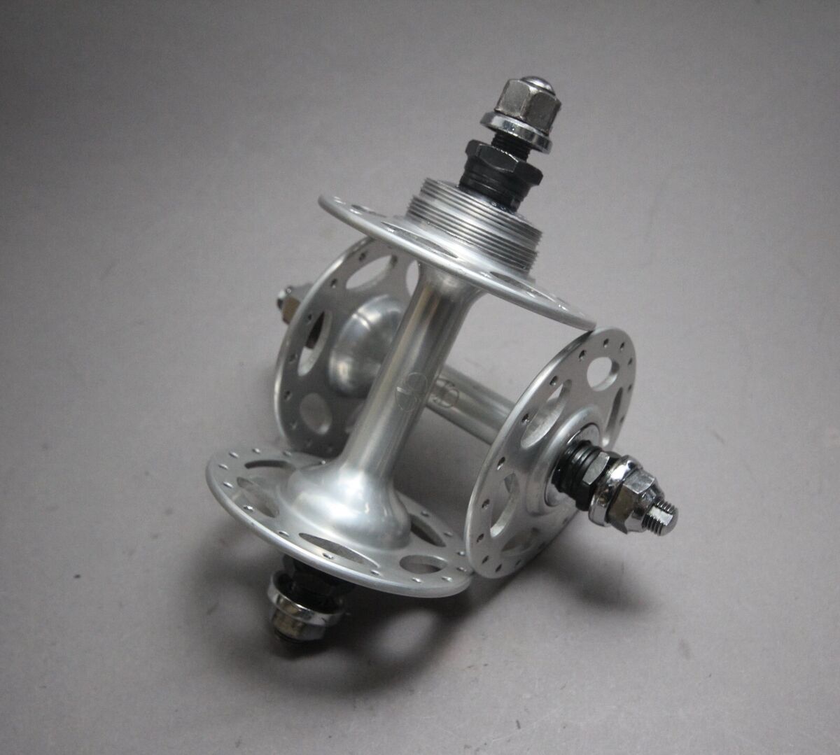Shimano Dura Ace HB-7520 Track Hub Set / 36H / NJS / High Shimano Dura Ace HB-7520 Track Hub Set / 36H / NJS / High