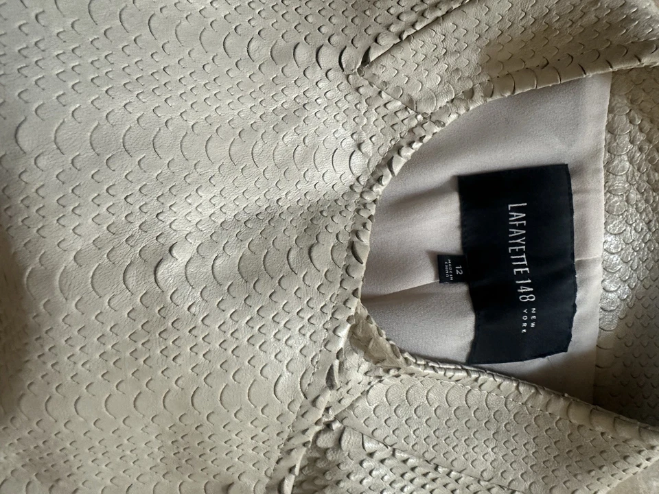 Chaqueta Lafayette 148 Talla 12 Cuero Texturizado Beige Cremallera Foto 3 de 4