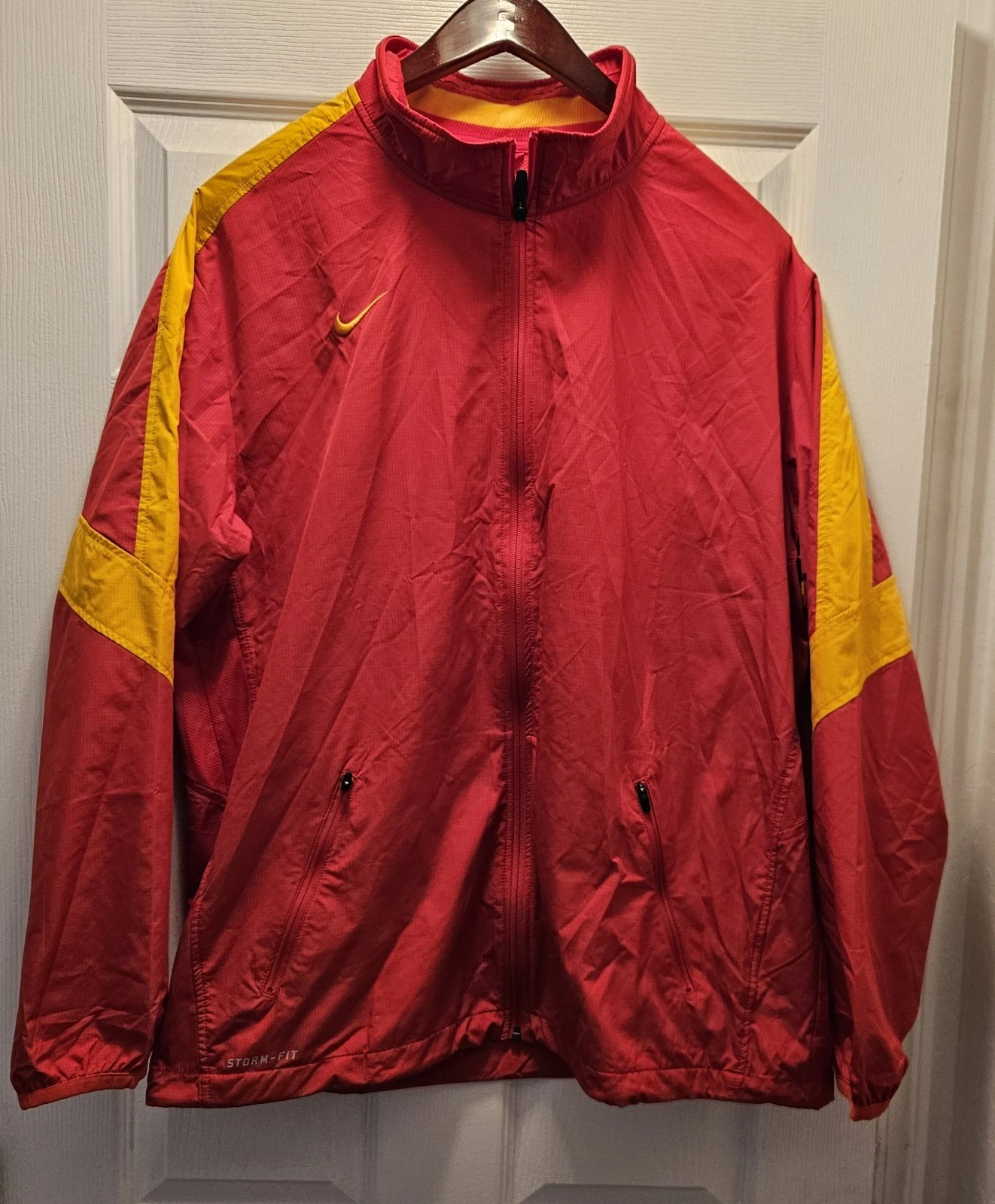 Nike Storm Fit Rain Jacket Large Red Yellow Packable Hood Full Zip Golf Running