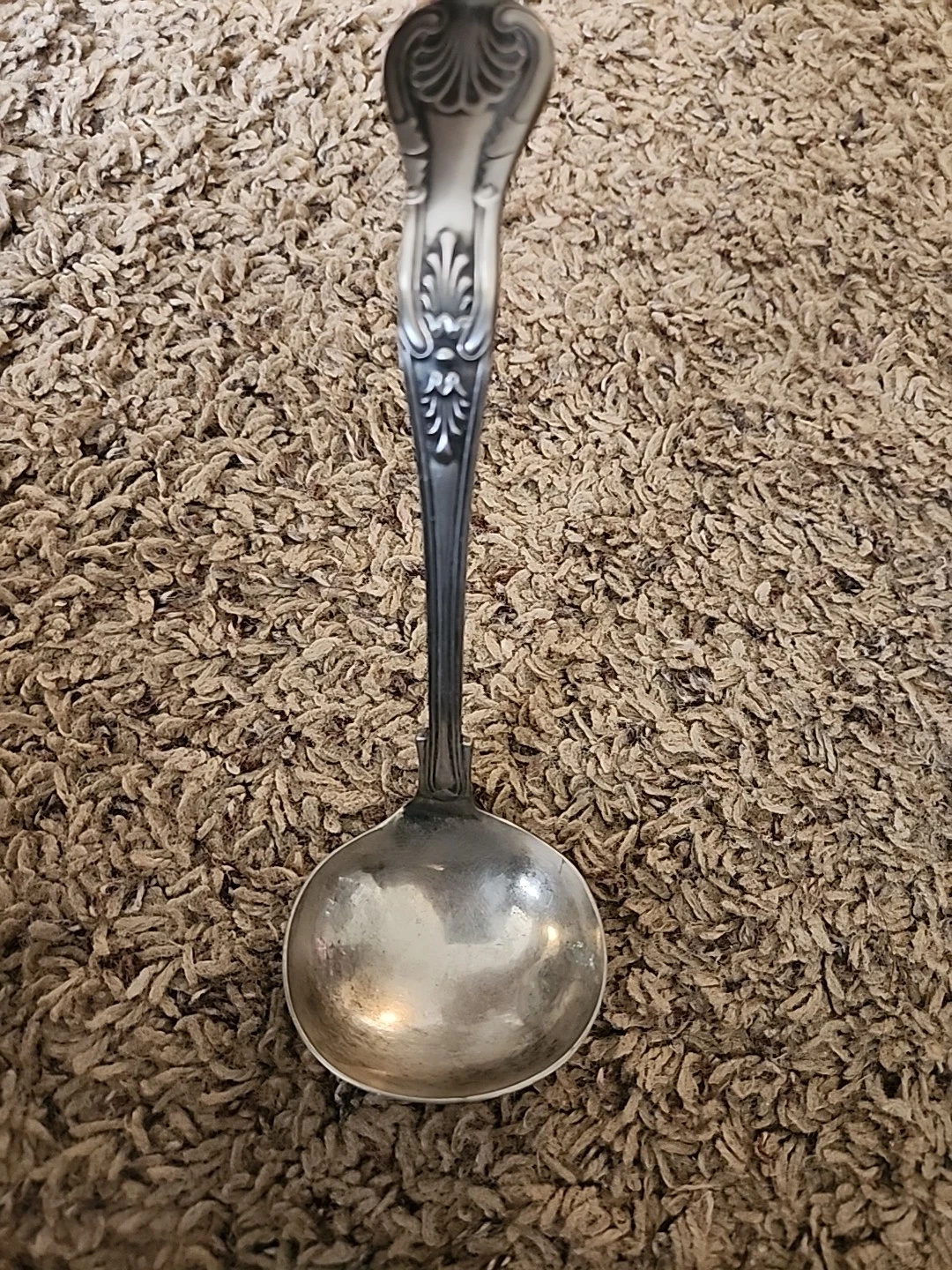 Sheffield England 20th Palmette Shell Kings Silver Plated Ladle