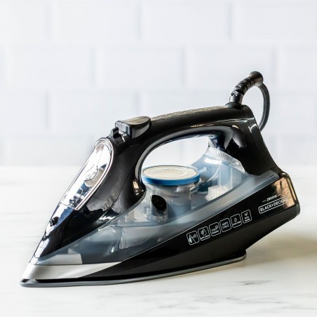 Recensione Black+Decker BXIR2805E: Potenza 2800W e Super Vapore 170g