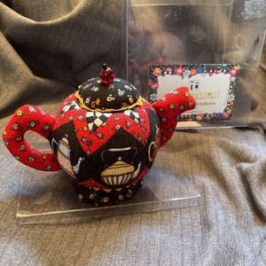 2001 Mary Engelbreit Collectible Pincushion by Dritz New In Package