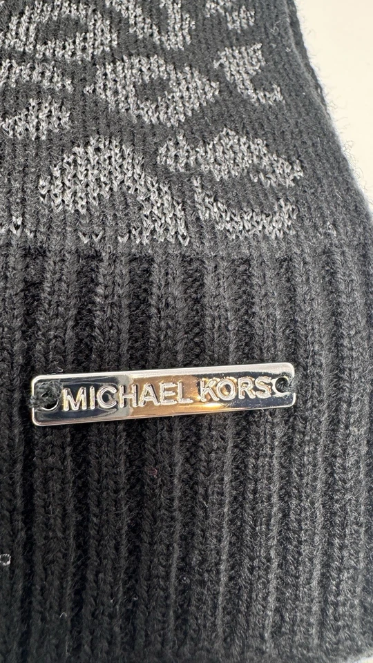 Bufanda Michael Michael Kors Leopardo Tejida Metálica Negra Foto 3 de 4