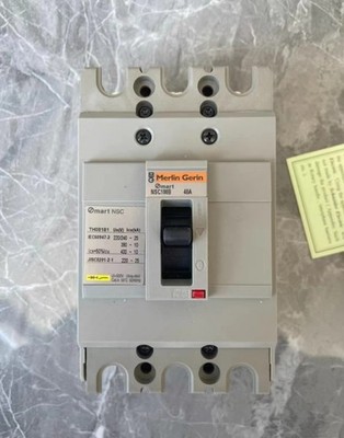 Schneider Electric NSC100B3040 Programmierbarer Logikregler Leistungsschalter Neu