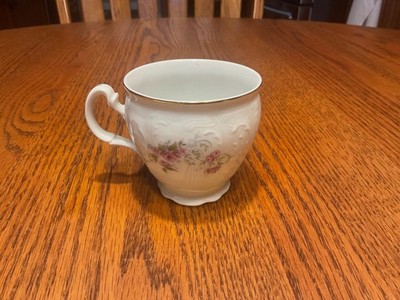 THUN 1794 BERNADOTTE FINE PORCELAIN Rose's and Gold CZECH REPBLIC TEA CUP