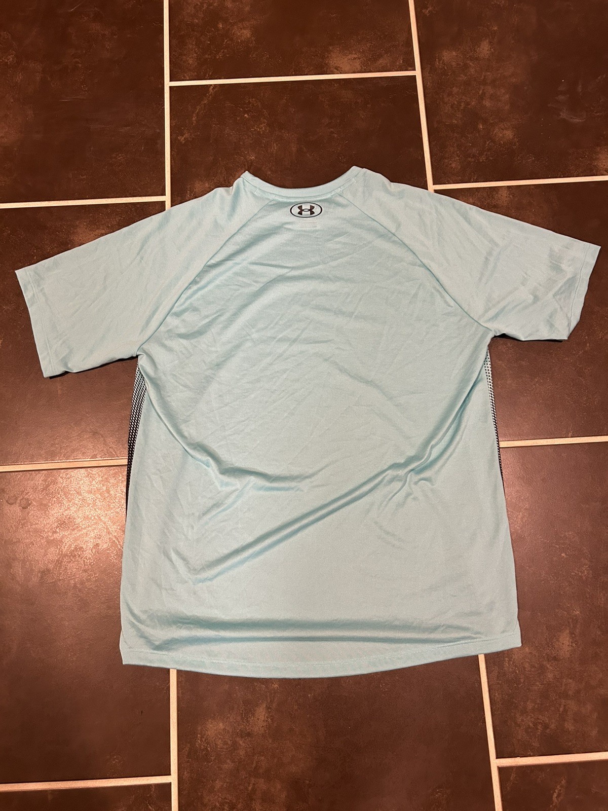 Under Armour T Shirt Sz L Men's Short Sleeved Crew Neck Teal/Black Ombré Polka thumbnail 2