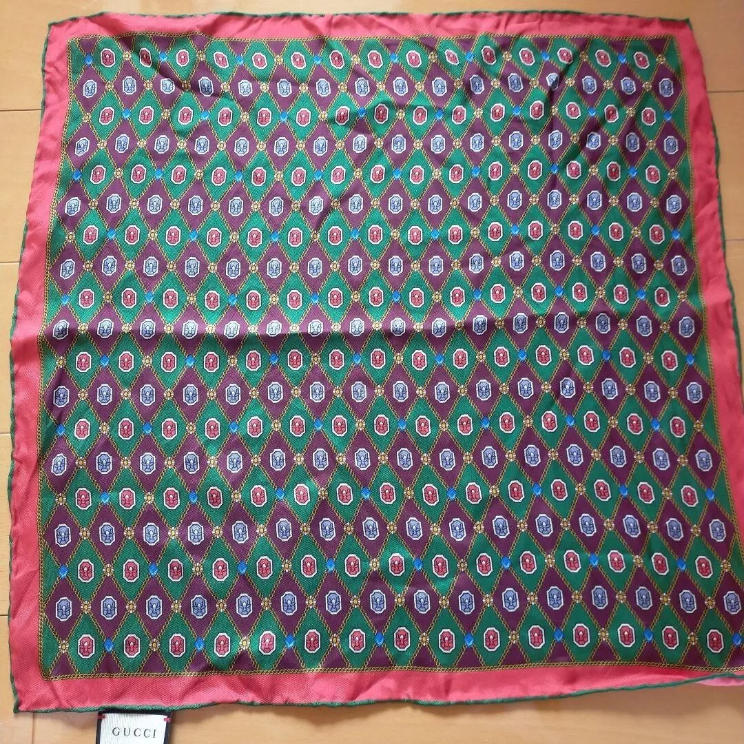 Foulard GUCCI tissu authentique mode motif diamant