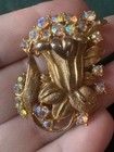 Kirk’s folly jewelry flower 🌹 🥀 rhinestone vintage pin