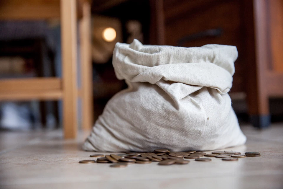 500 USA Wheat Cent 1c Coins: 1909- 1958 Mixed Lot: P,D,S Mints Out of Canvas Bag - Image 3 of 3