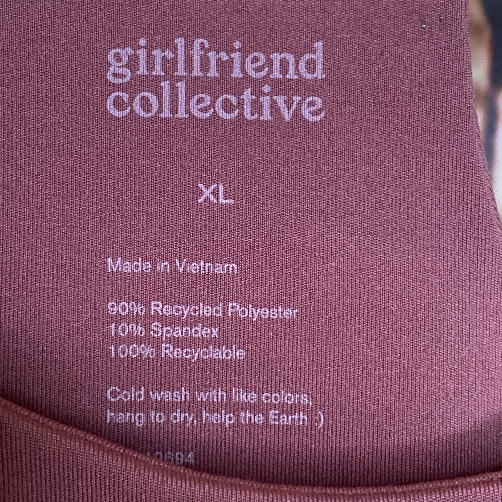 girlfriend-collective paloma racerback globe goji crop longline tank-bra