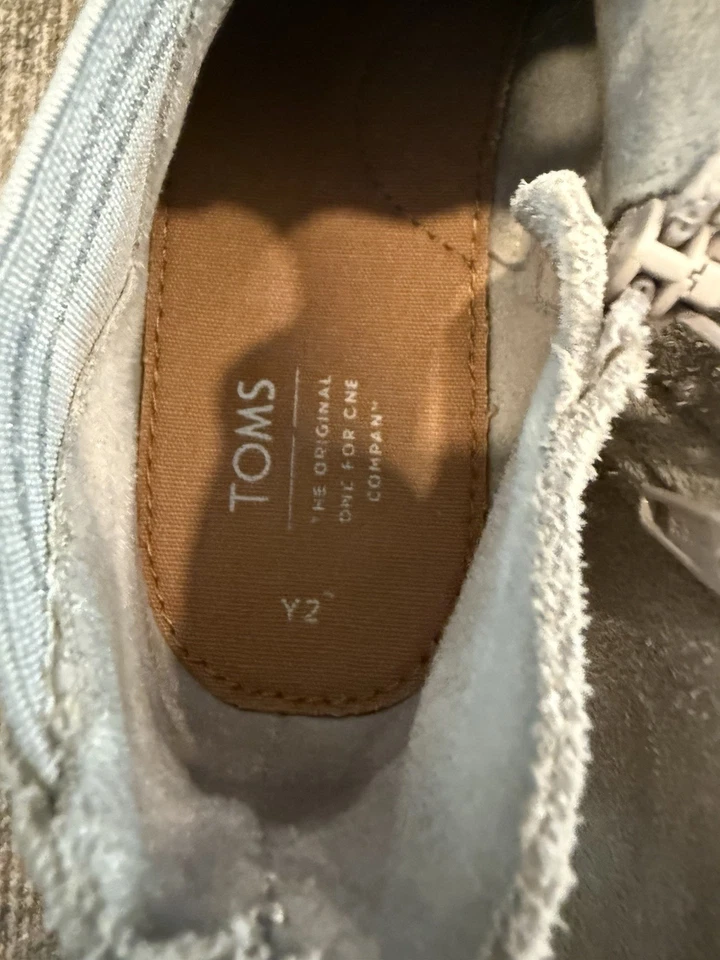 Zapatos Tom’s Niñas Talla Y2 Usados en Excelente Condición Beige Gamuza Ver Imágenes Foto 4 de 4