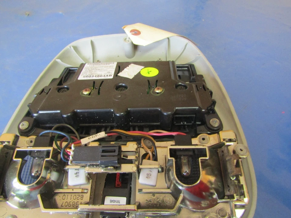 🐼2006 Dodge Dakota Overhead Reading Dome Map Light Lamp P/N 56044864AB - Image 4 of 4